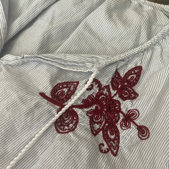 Velvet graham & spencer tagan embroidered blouse - Picture 7 of 9
